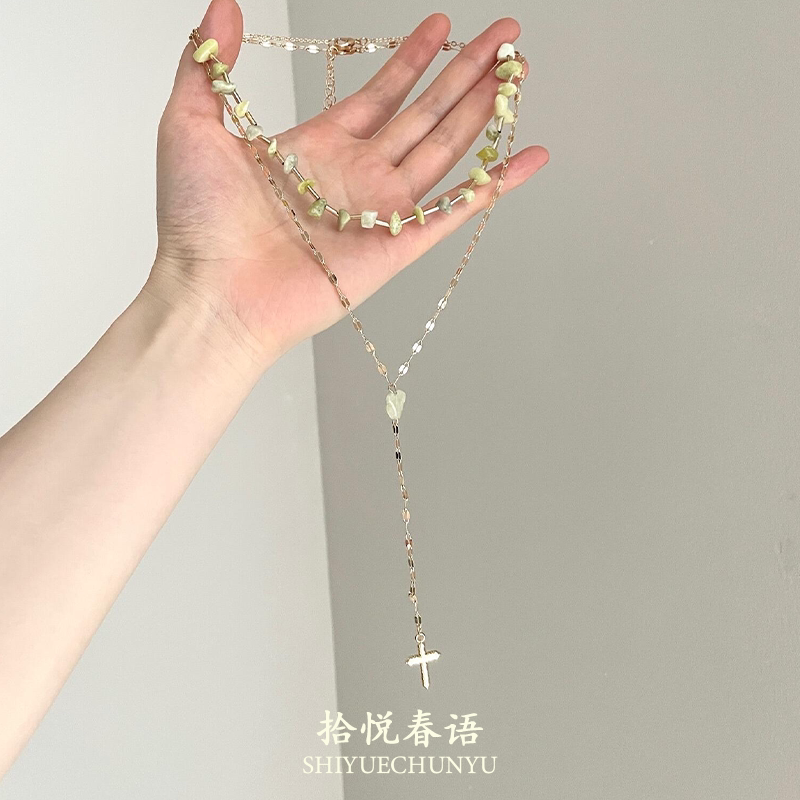 S925纯银绿色碎石十字架项链女2026新款波西米亚设计长款叠戴颈链