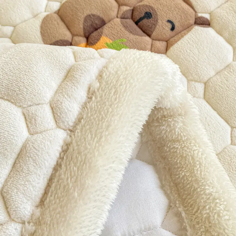 a类母婴级牛奶绒床垫秋冬可折叠水洗防静电学生宿舍 床铺单双人软