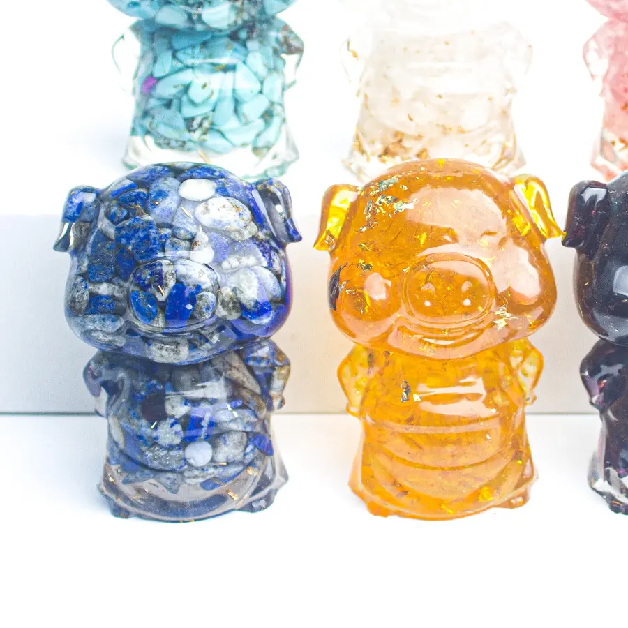 天然水晶碎石滴胶生肖小猪家居汽车办公室桌面摆件装饰生日礼物