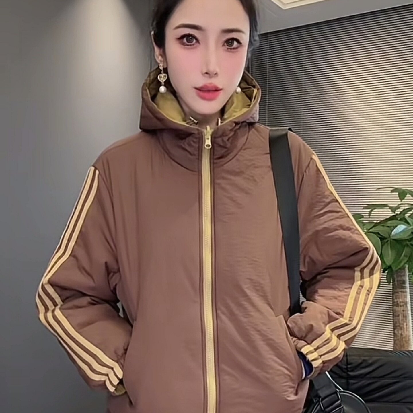 2025秋冬新款双面穿连帽棉服女宽松休闲防风保暖运动时尚外套女