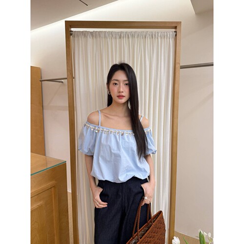 诠释美 NEWOPEN 25夏法式精致绝美小衫露肩一字肩吊带上衣女S5393