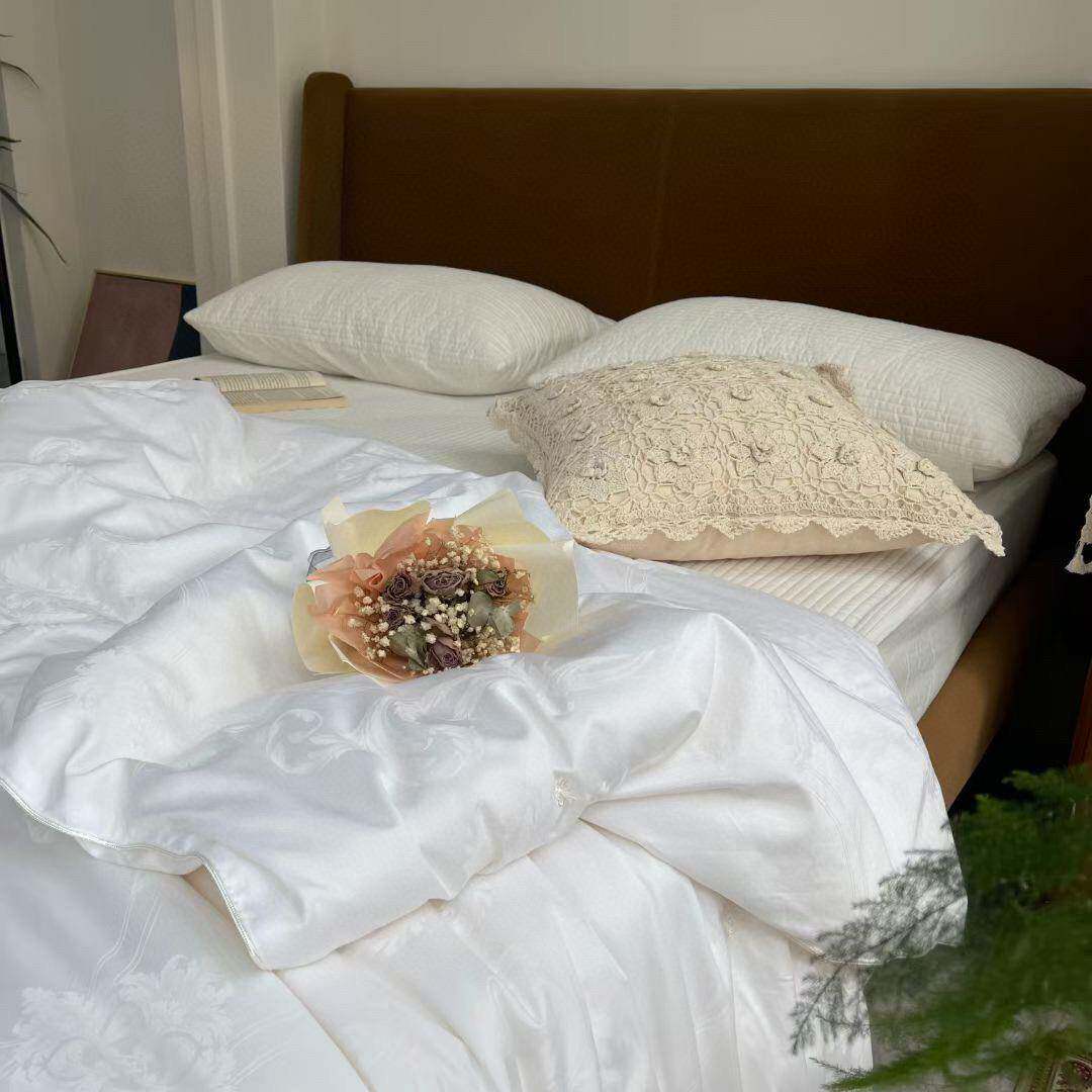 贡缎大提花宫桑蚕丝春秋被纯棉被芯自用/结婚陪嫁床品
