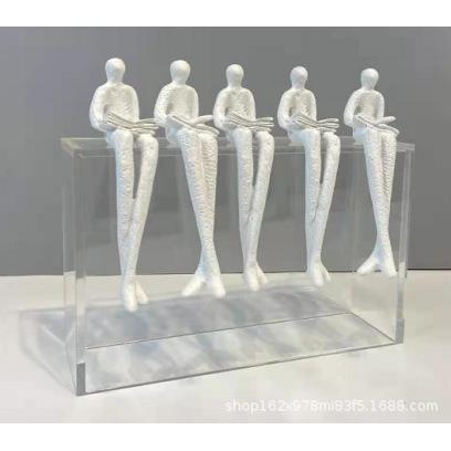 现代简约创意树脂人物排排坐摆件工艺品样板房售楼处桌面装饰摆件