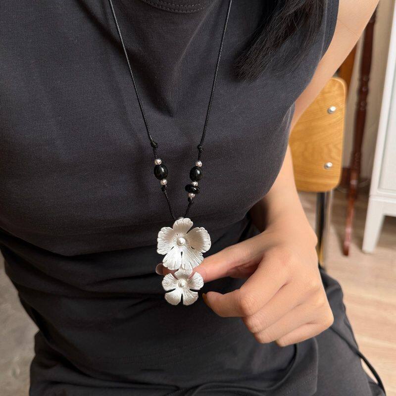 复古拉丝繁花项链女款2026新款高级感黑色编绳长款毛衣链秋冬配饰