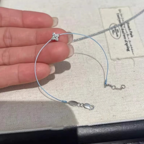 韩系简约极细爱心微镶锆石手链