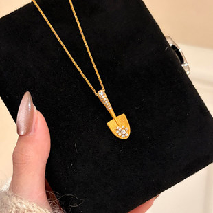 百搭项链 潮流女款 金铲铲镶嵌小铲子吊坠轻奢风高级感时尚 小众个性