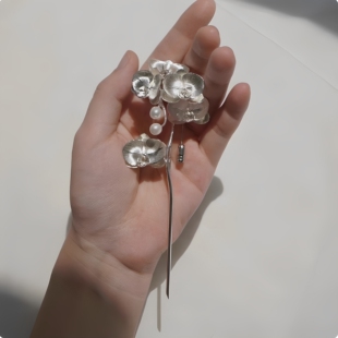新中式 固定胸花 国风钉蝴蝶兰钉珠胸针复古气质简约时尚 百搭服装