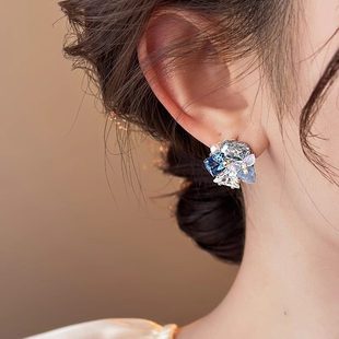 蓝色耳钉女独特2026年新款爆款轻奢高级感气质大气耳环巨好看耳饰