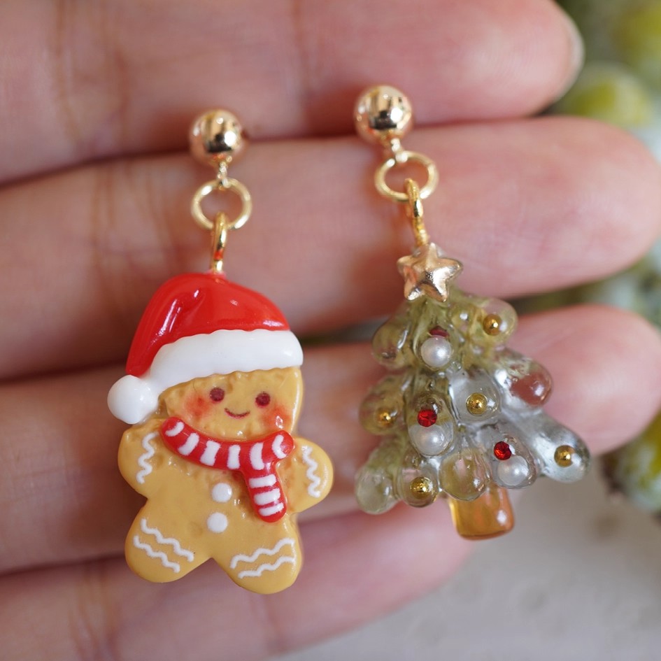 原创设计姜饼小人与圣诞树不对称创意可爱氛围感耳环甜美个性耳饰