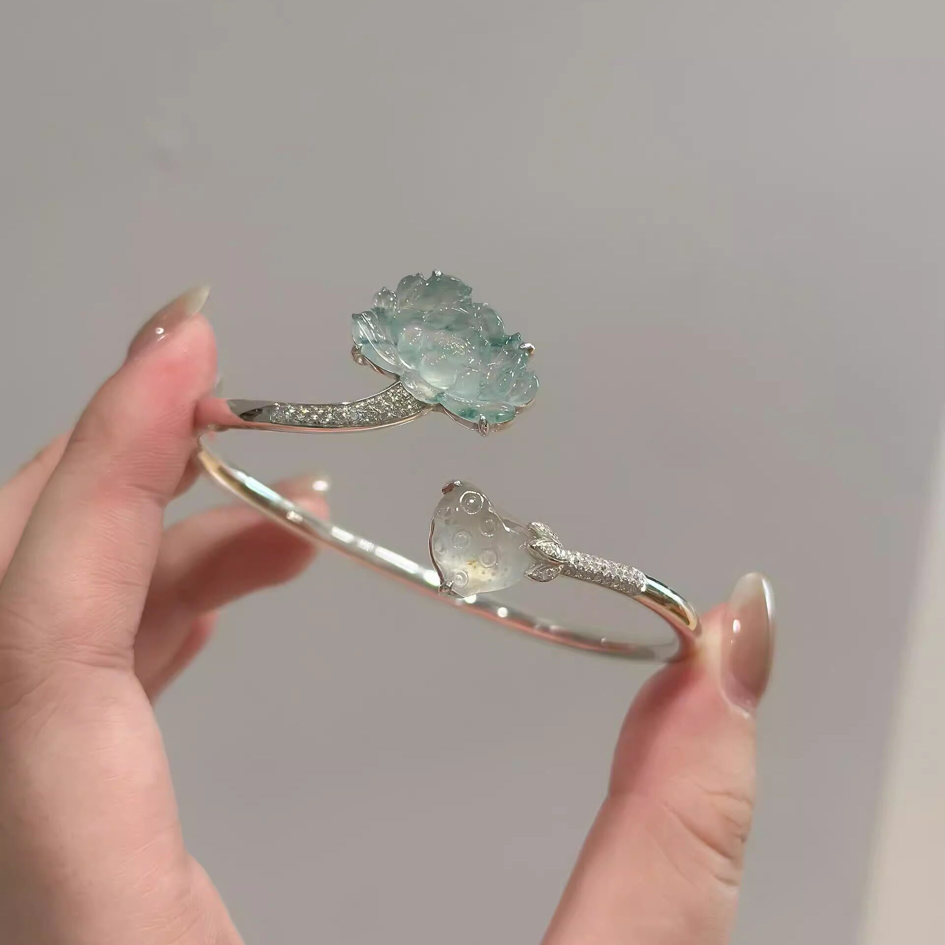 【惟有绿荷红菡萏】淡雅莲花银色手镯女错位设计小众个性绝美手饰