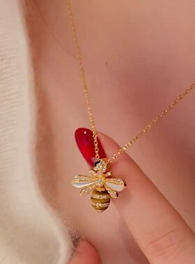 爆闪蜜蜂仿满钻耳钉高级感轻奢小众锁骨链精致气质可爱项链女配饰