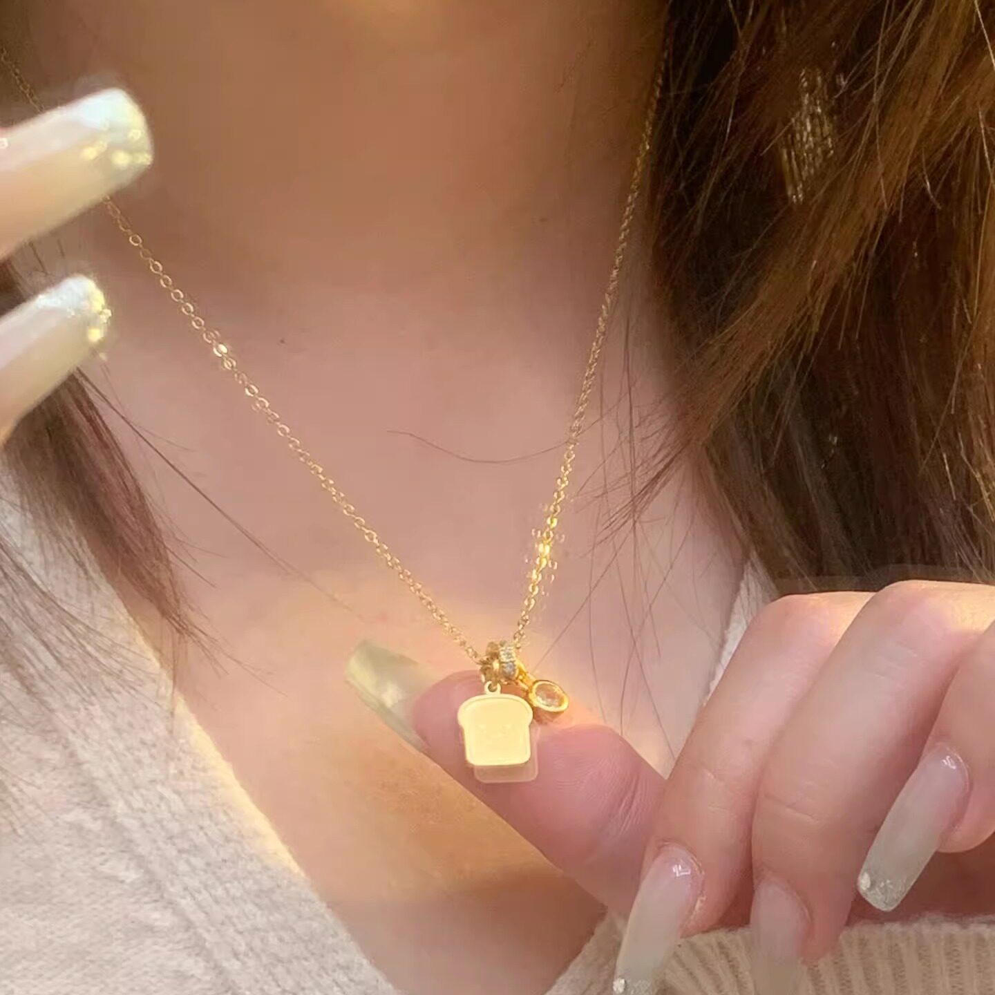 可爱拉丝吐司片吊坠锁骨链