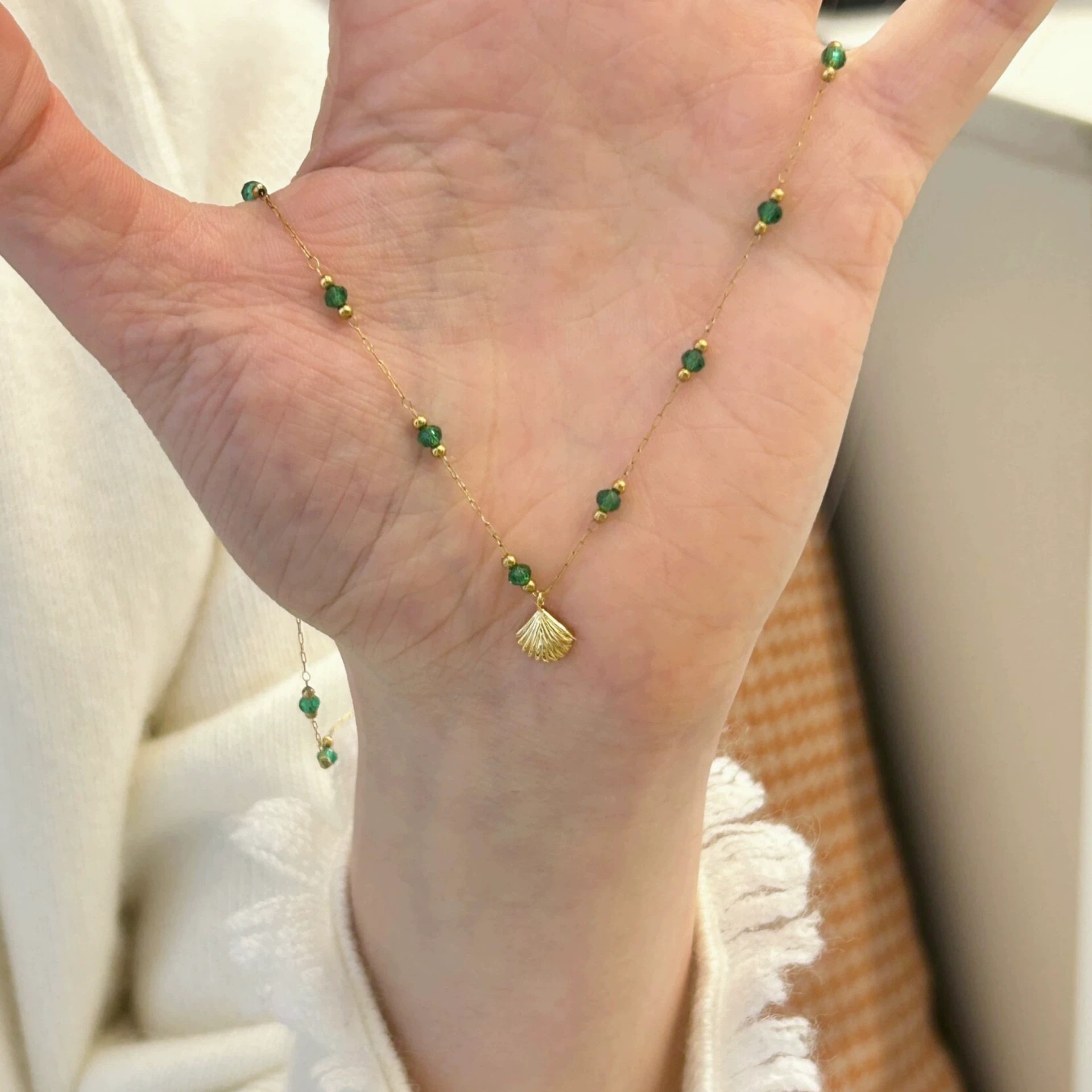 复古祖母绿串珠项链女轻奢小众设计高级感中古颈链贝壳吊坠锁骨链