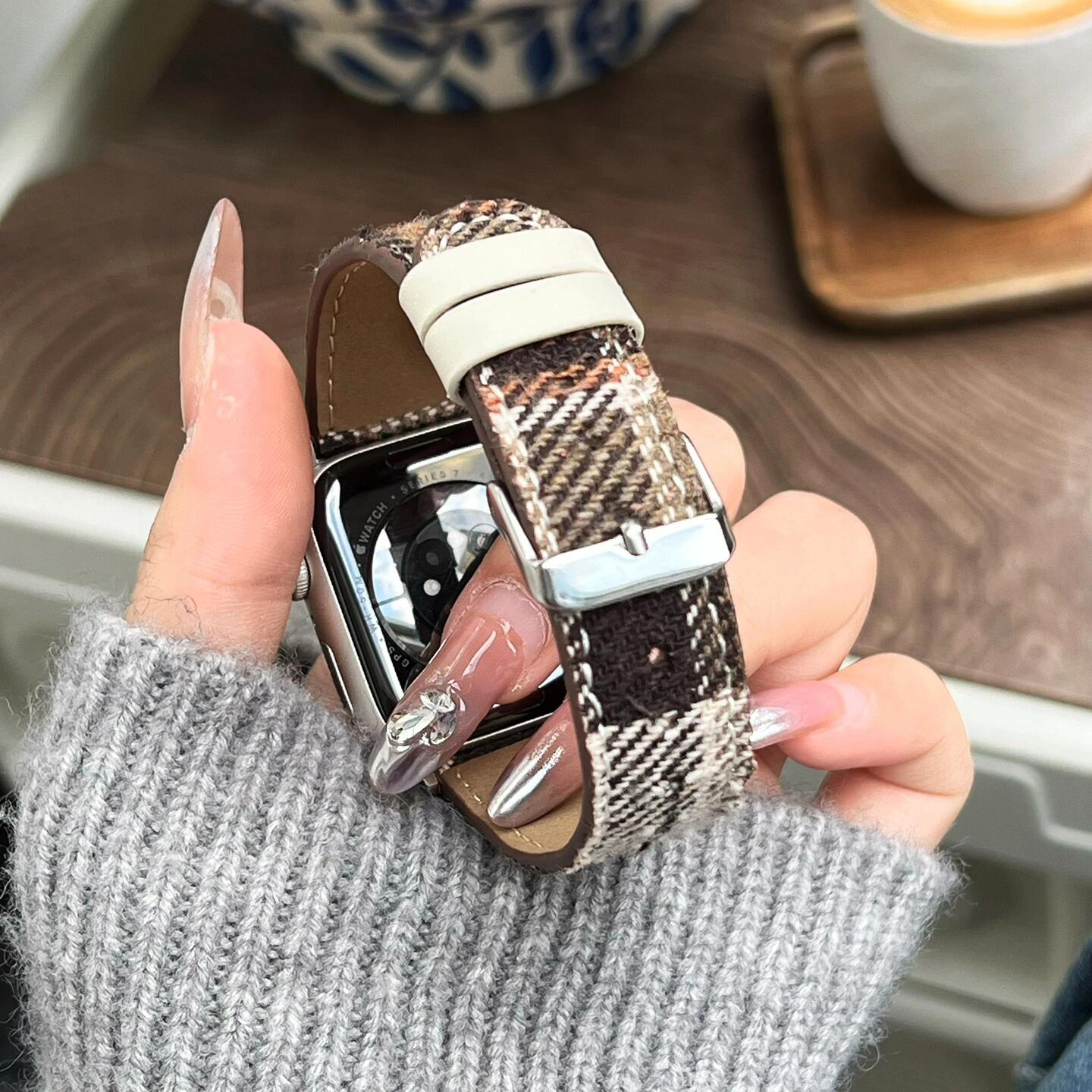 适用苹果s11手表表带s10格纹腕带