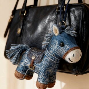 2026民族风高颜值收藏挂饰非遗天选好运小马国潮好物送朋友礼物