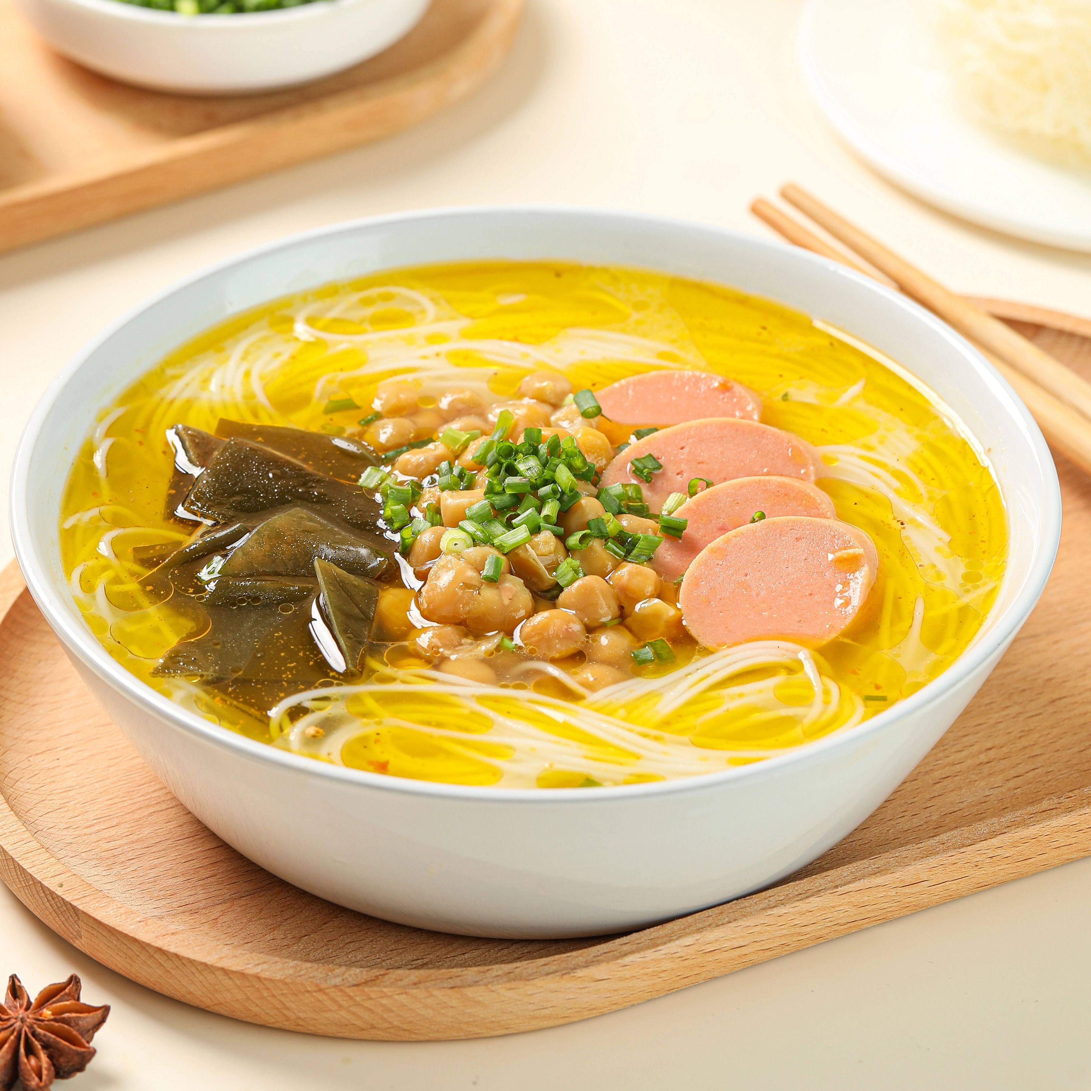 吃在途中绵阳米粉176g鸡肉味牛肉味高汤熬制鲜香入味四川特产速食