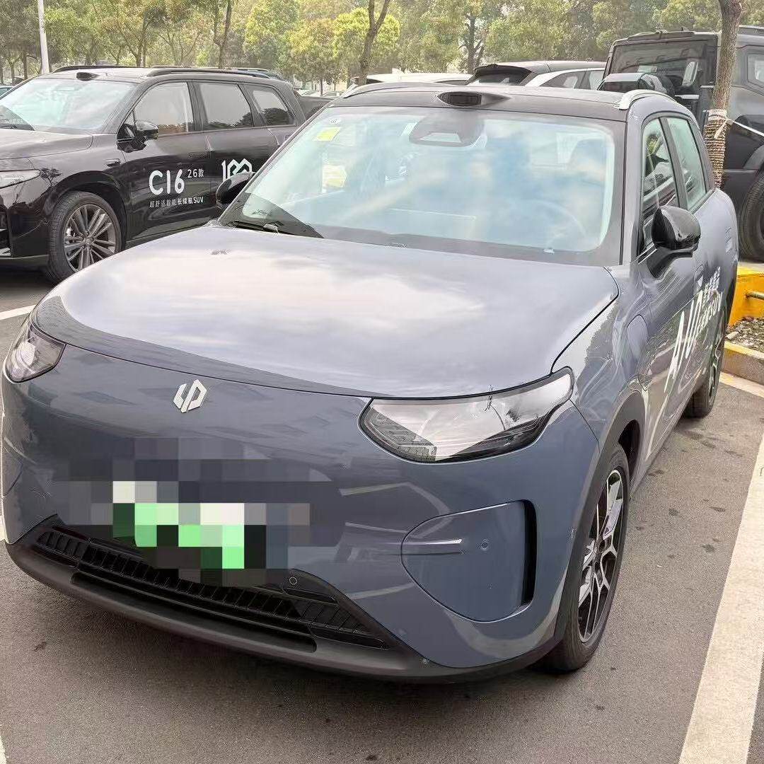 零跑A10铝合金免打孔车顶行李架
