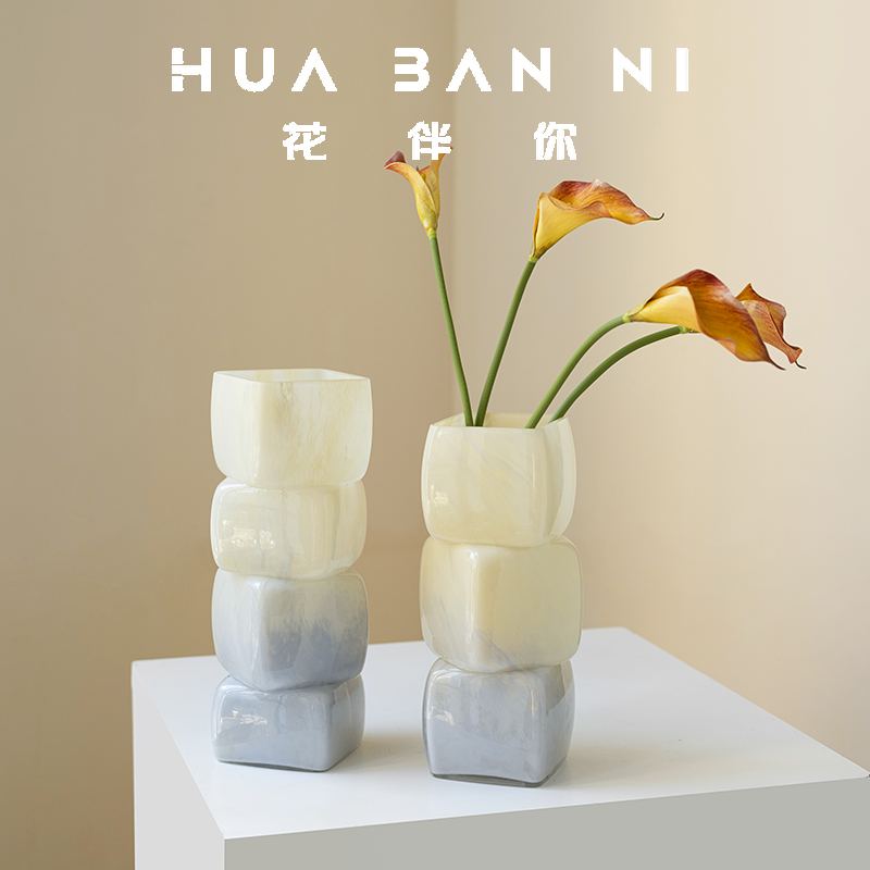 中古风渐变彩色几何方块花瓶