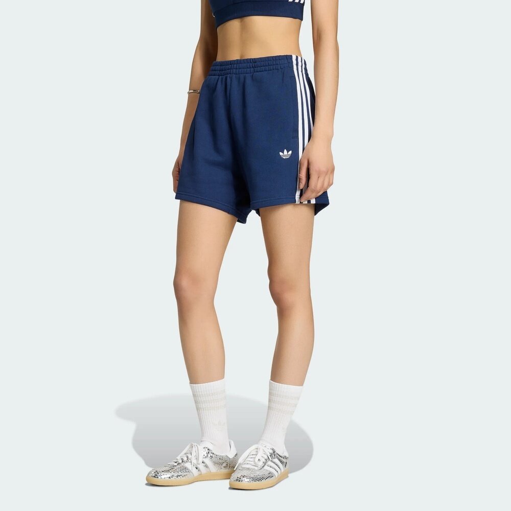 adidas阿迪达斯三叶草女子经典休闲纯棉毛圈布运动短裤KG3696
