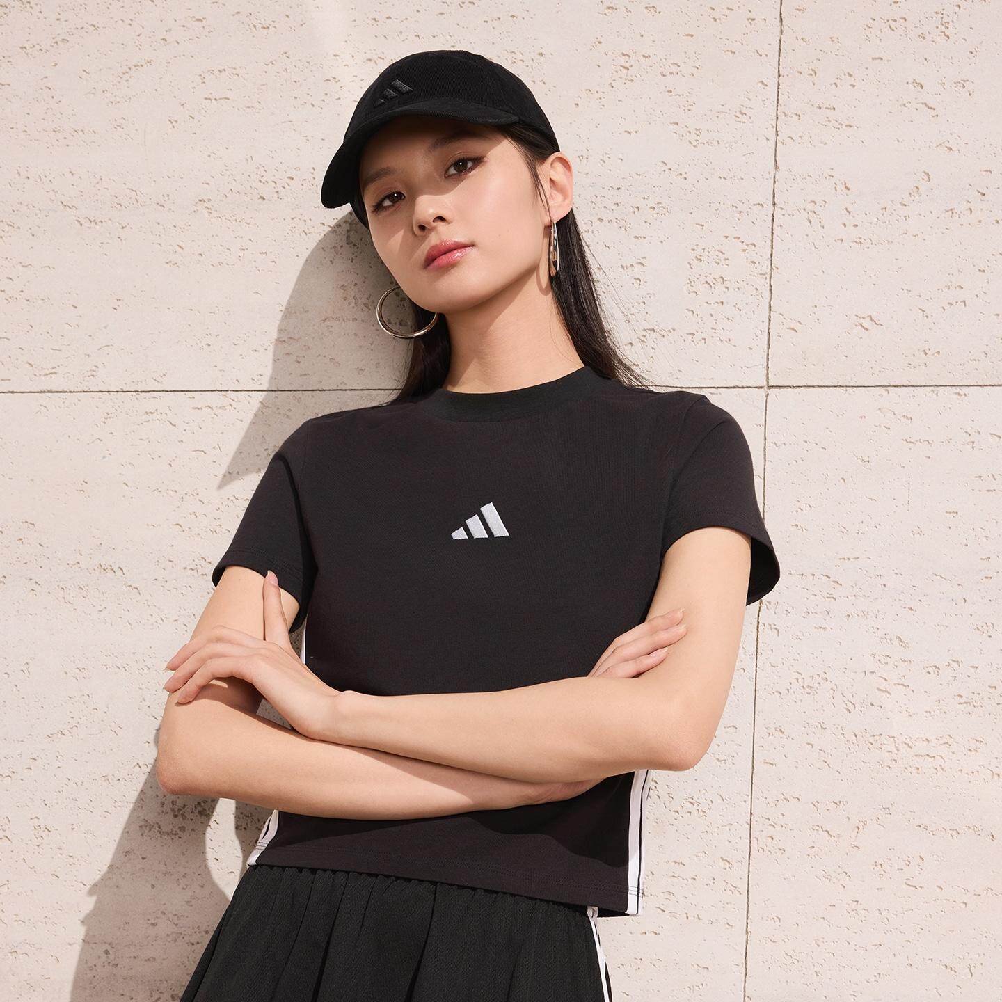 「滔搏运动」adidas阿迪达斯女子紧身休闲短款圆领短袖T恤JC8325