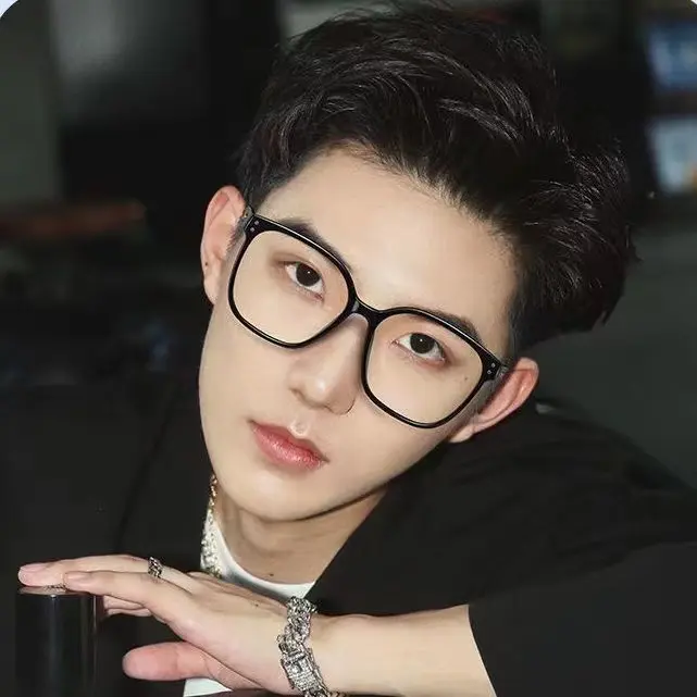 2025新款平光镜同款复古小框防蓝光眼镜爆款显脸小方框眼镜