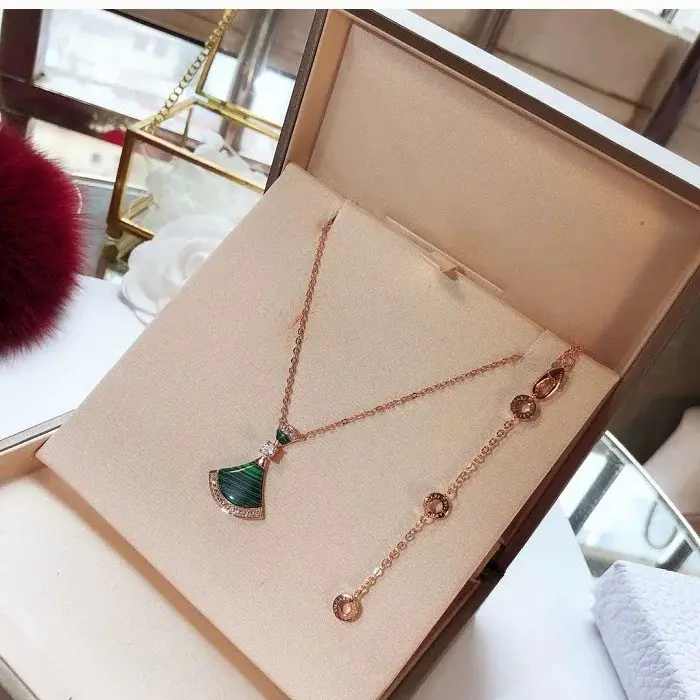 小裙子韩版时尚白贝母红玉髓满钻大号扇形裙子项链女扣镀厚金