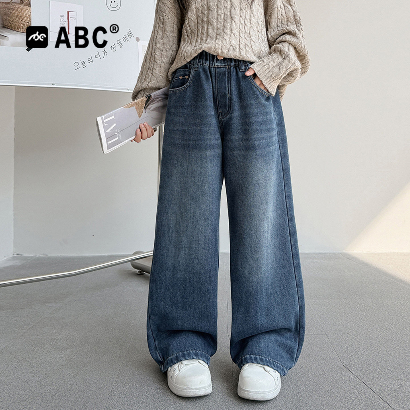 ABC女童裤子秋冬2026新款洋气大童牛仔裤韩版直筒冬季儿童阔腿裤