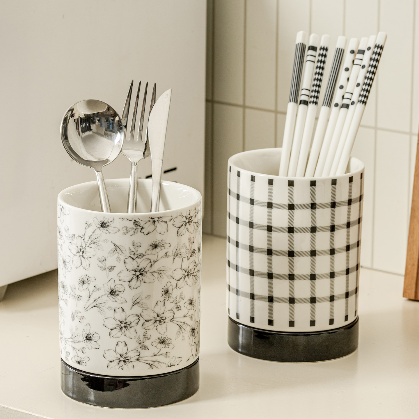 陶瓷筷子筒收纳盒轻奢高级感家用高档2025新款沥水防霉筷子勺子篓