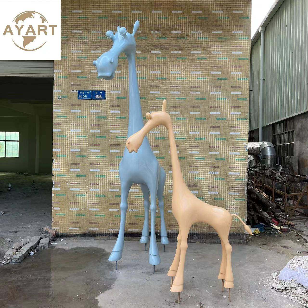 大型户外抽象卡通长颈鹿玻璃钢动物园林景观雕塑商场公园装饰摆件