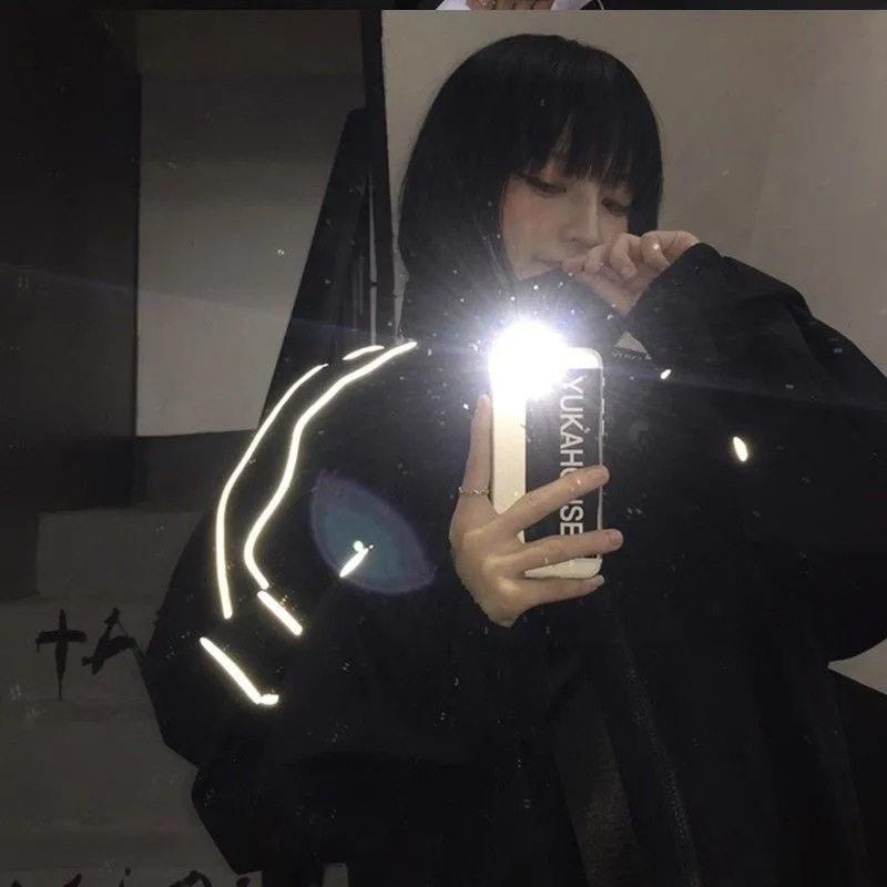 推荐反光外套棒球服女2026年新款韩版宽松原宿风情侣炸街宽松长袖