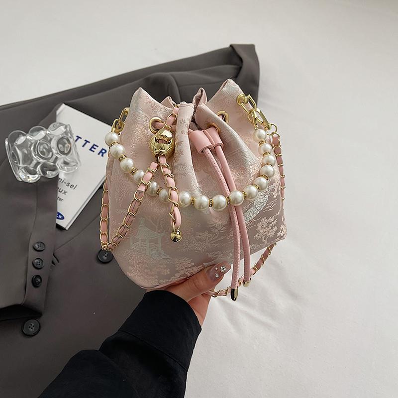 推荐新中式国风刺绣包包女