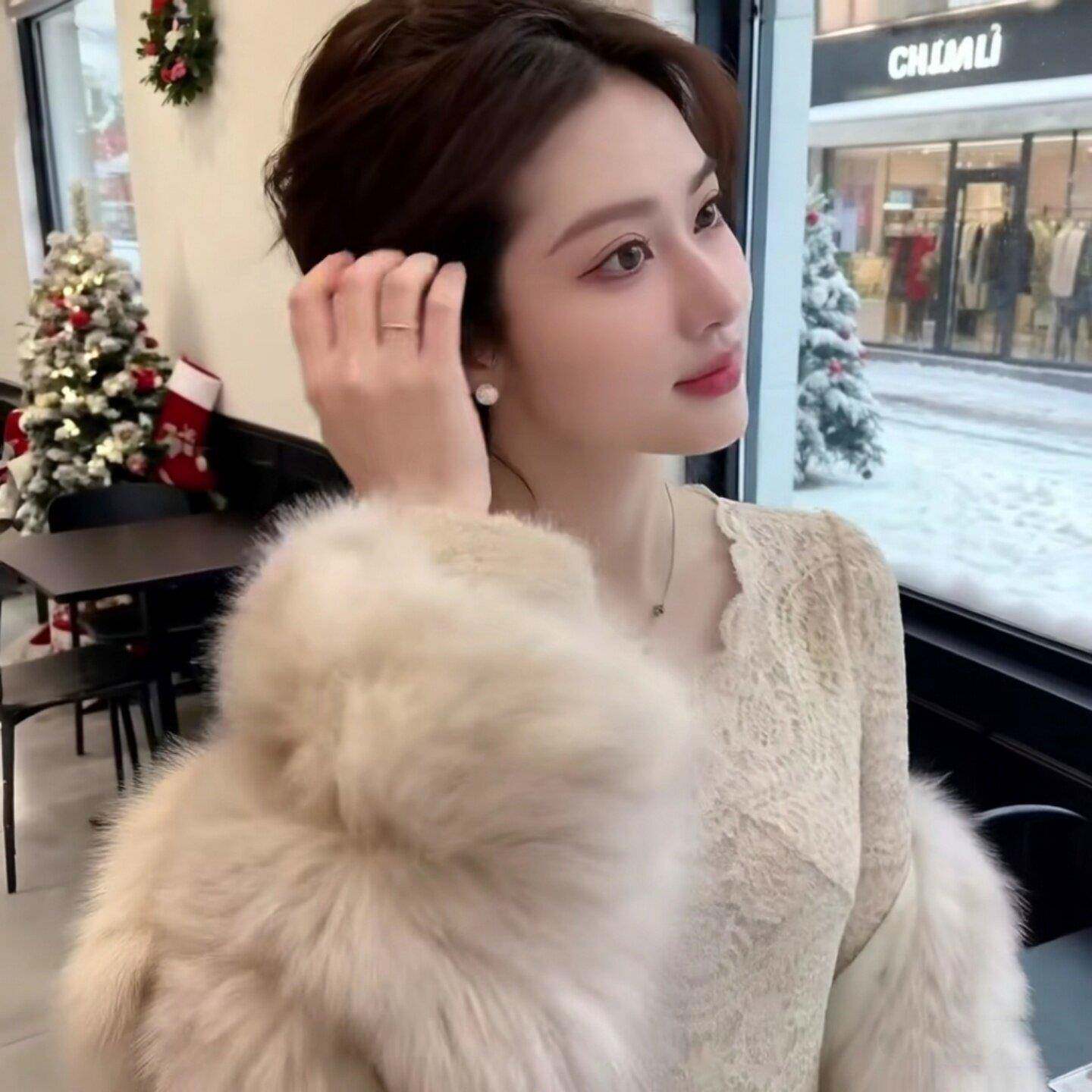 推荐时尚气质V领蕾丝衫女春秋新款洋气显瘦内搭打底衫巨好看百搭