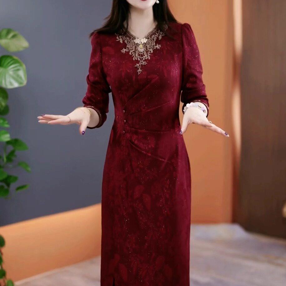 推荐喜婆婆婚宴气质连衣裙女2026年冬季新款妈妈装百搭加绒保暖中