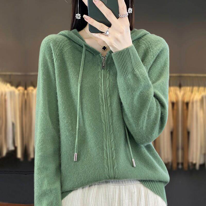 推荐胖mm春秋大码外搭羊毛针织开衫女薄款2026新款连帽卫衣毛衣短