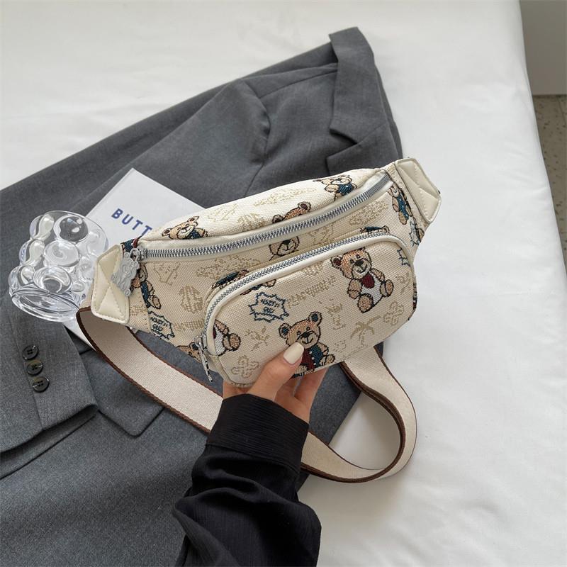 推荐韩版卡通小熊印花小包包女新款时尚帆布腰包2025夏季小众腋下