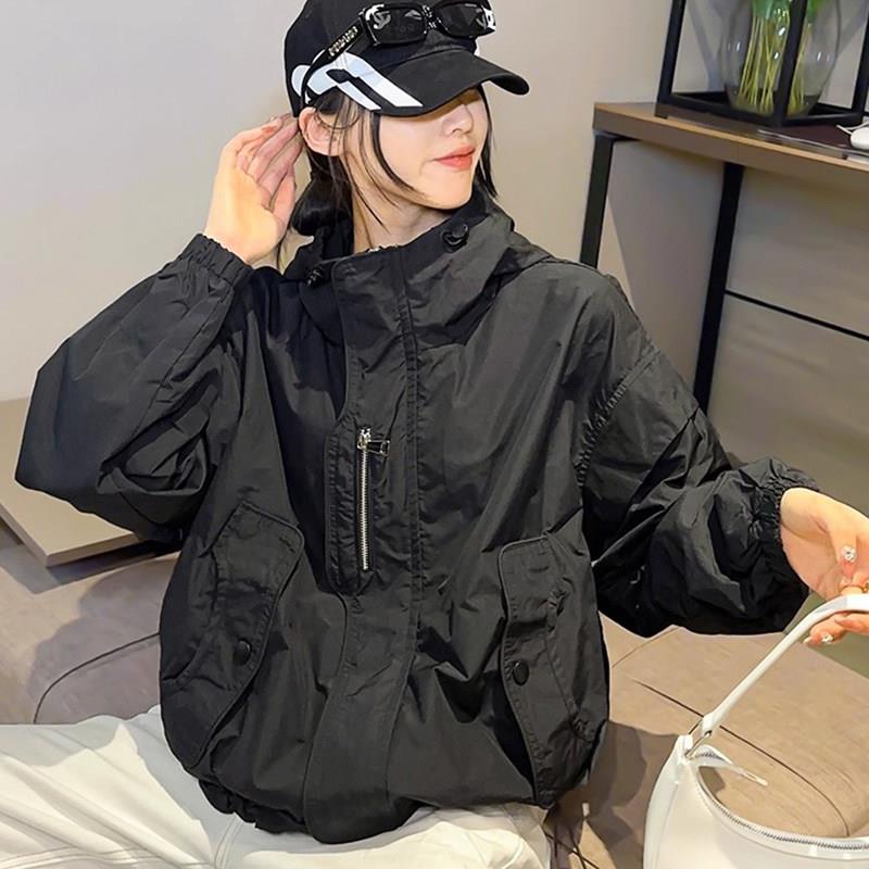 推荐2026新款春秋网红爆款洋气冲锋衣女小个子连帽外套休闲设计感