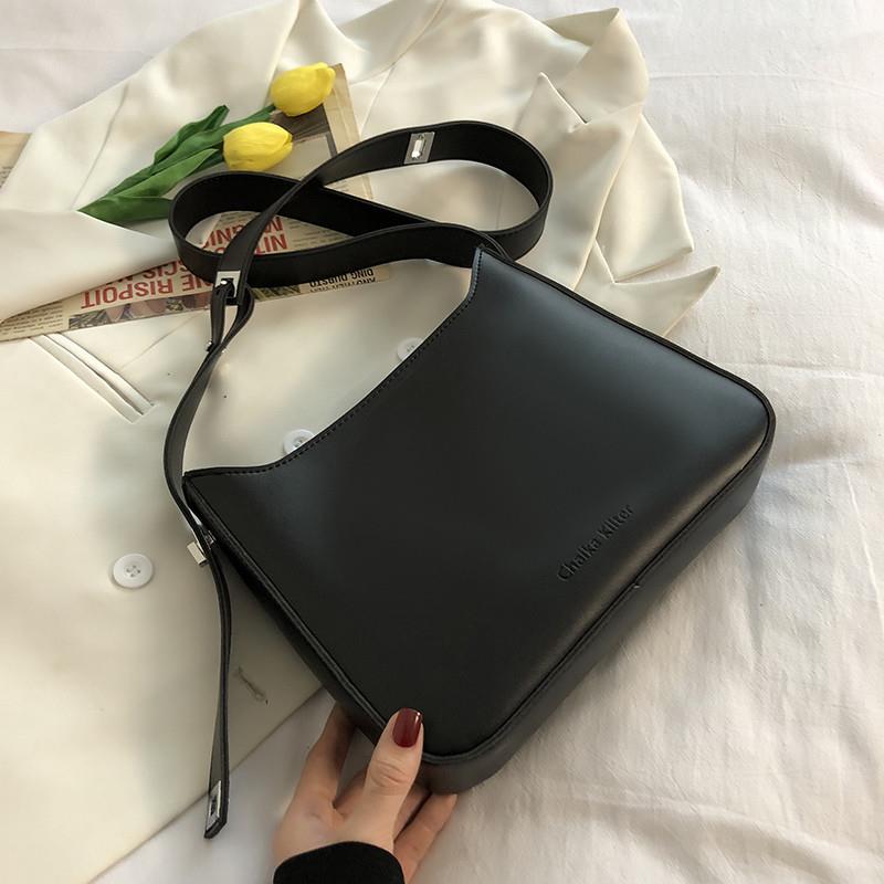 推荐复古包包女2025超火时