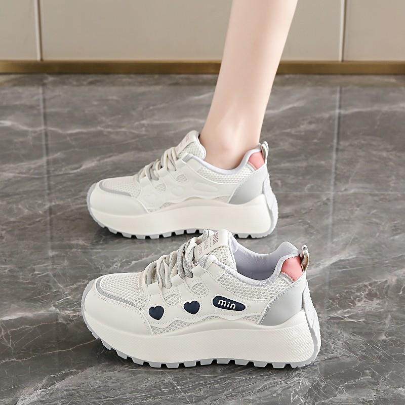 新品女鞋踩屎感休闲运动鞋2025春秋爆款老爹鞋软底不累脚跑步鞋子