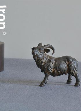 手工铸铁领羊饰品精工吉祥绵羊山羊压纸茶宠物实心铁古董膏