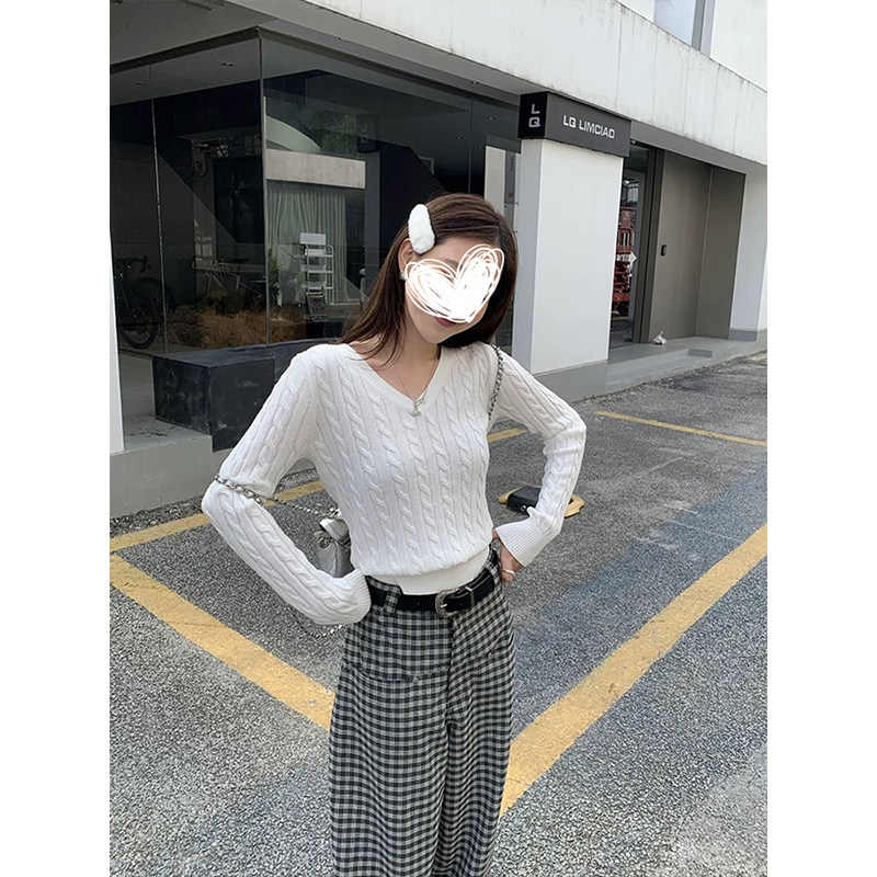 MosesQueen魔西女王米白色v领麻花针织衫女秋冬内搭毛衣长袖上衣