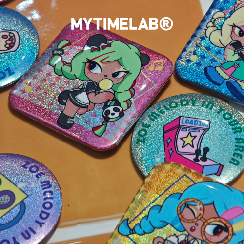 MYTIMELAB摩太潮玩ZOE漫游生活徽章包挂件动漫方形细闪吧唧装饰