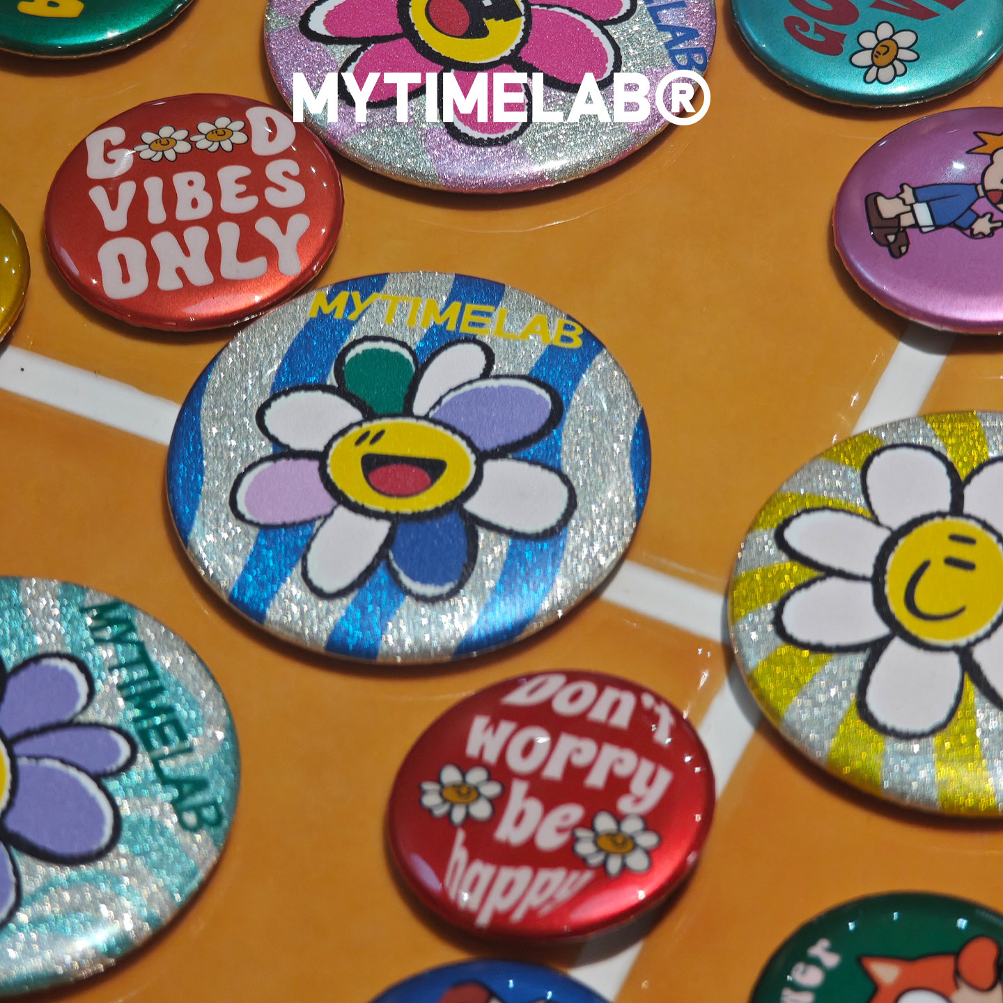 MYTIMELAB摩太潮玩MONITA乐开花徽章花朵可爱包挂件亮片吧唧圆形