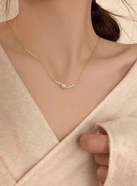 秋冬轻奢项链女ins法式轻奢小众设计几何交叉锁骨链