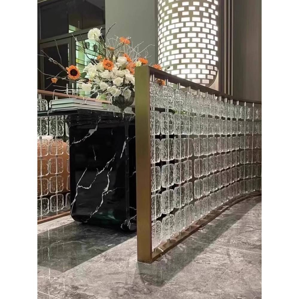 不锈钢亚克力弧形屏风餐厅卡座隔断酒店售楼部卡座装饰水波纹挂片