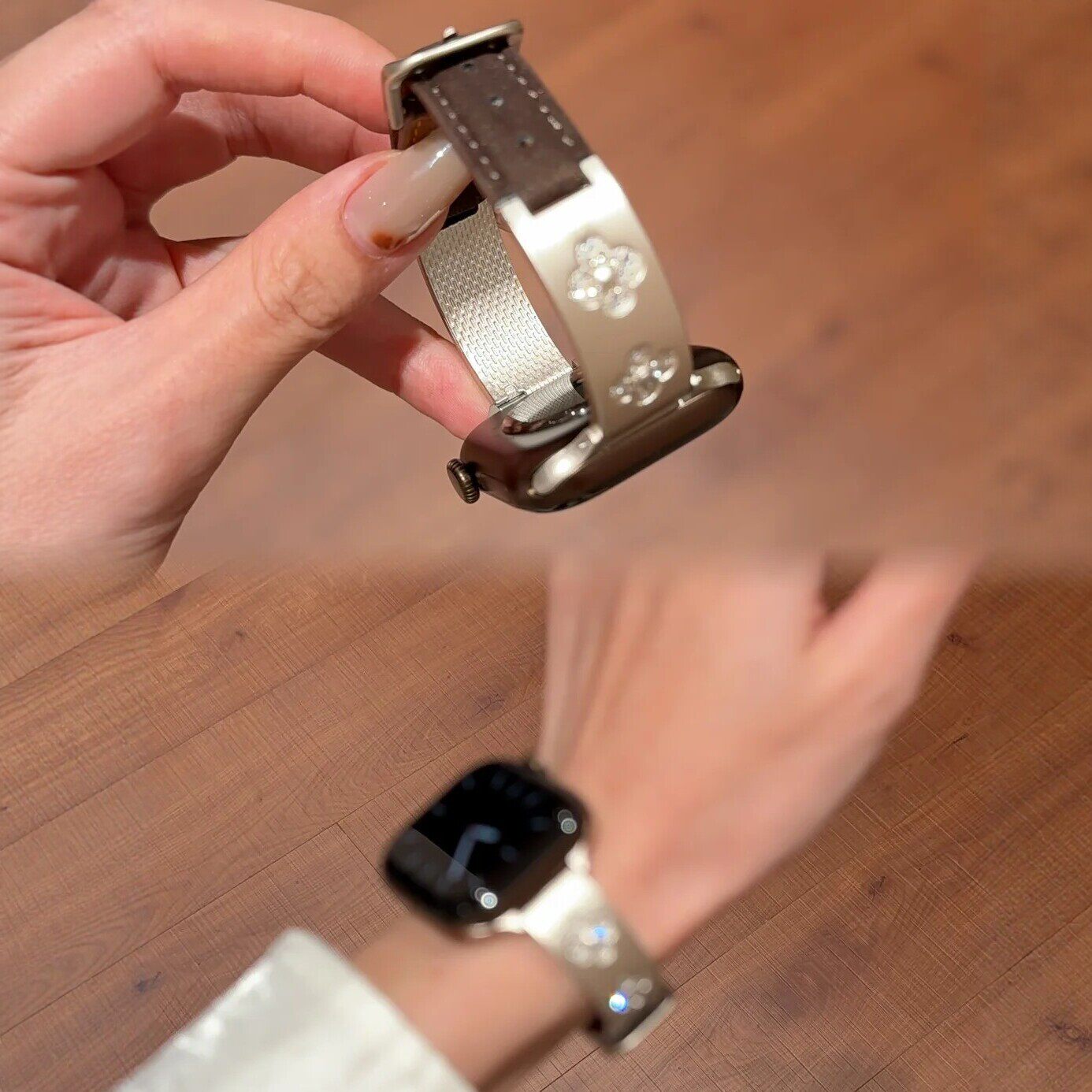 【中古四叶草丝绸皮】适用iWatchS12苹果S11秋冬真皮表带applewatchs10S9se华为FIT5复古Fit4小米10Pro高级感