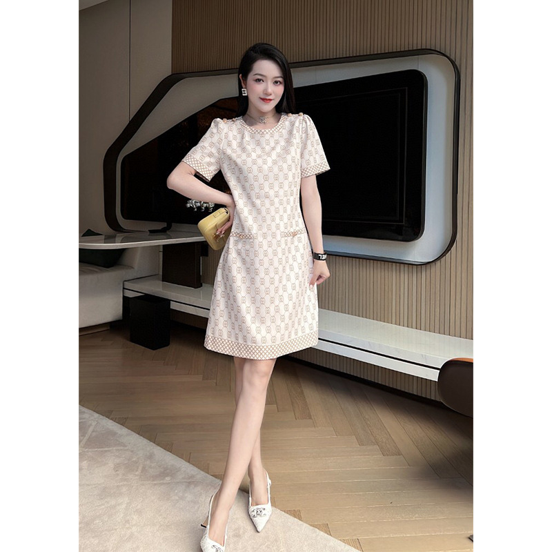 7305新款时尚印花扣子口袋点缀修身连衣裙