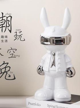 潮玩太空兔暴力熊摆件创意高级感客厅酒柜装饰品玄关电视柜大摆设