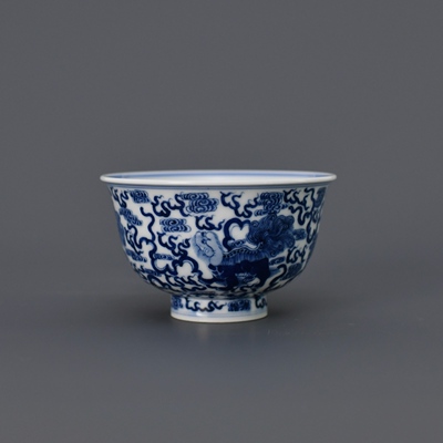 景德镇小雅青花事事如意狮子杯