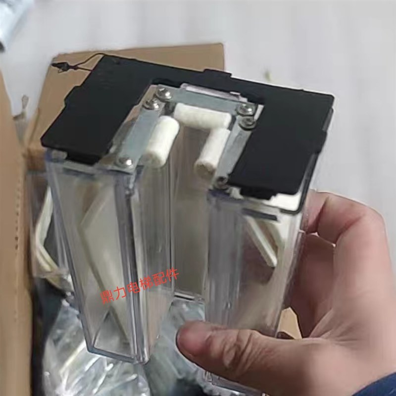 通力电梯油杯轿厢主轨油盒透明油杯大小号毛毡对重油杯