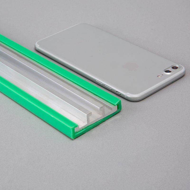 绿色大C护栏60宽护栏铝合金护边饮料装配线固定支架绿色挡板40宽